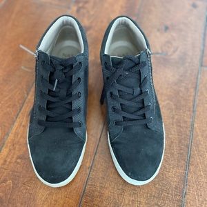 Black Naturalizer Sneaker Size 10